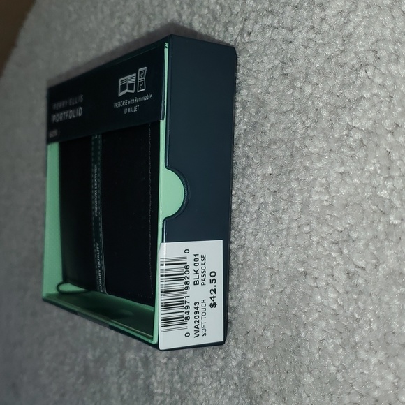 NEW Perry Ellis Portfolio Wallet - Picture 7 of 11